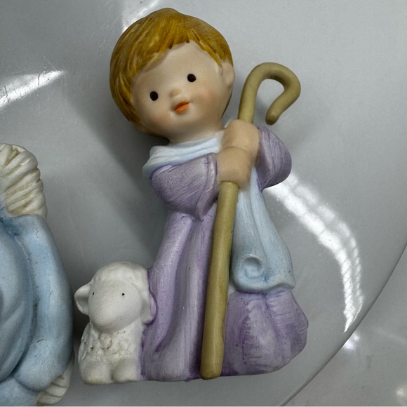 Avon Heavenly Blessings Nativity Collection The Holy Family 1986 - Picture 4 of 10